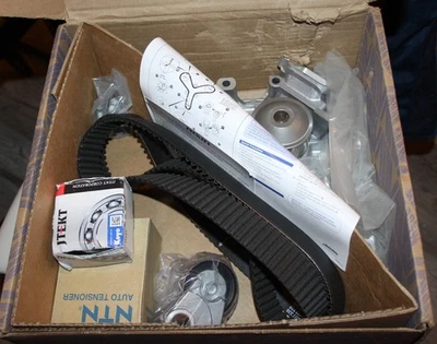 Kit de correa de distribución AISIN con bomba de agua para Toyota Tundra 2000-2009 4,7 L V8 bz Foto 1 de 4