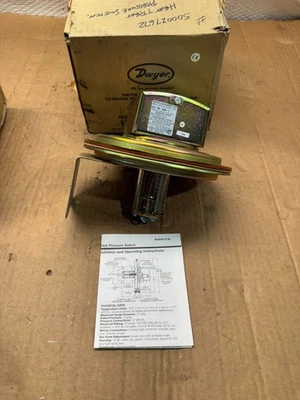 NEW IN BOX DWYER PRESSURE SWITCH 1638-1 - Image 1 of 4
