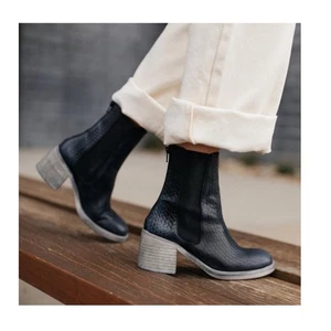 Free People Essential Chelsea Boot Stacked Faded Black Textured Leather Size 37 - Picture 1 of 9