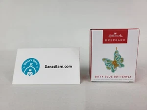 Hallmark Keepsake 1.2" Ornamento Miniatura 2022 ~ Mariposa Azul Bitty - Imagen 1 de 6