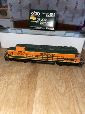 Ho KATO 37-2901 Locomotive Diesel EMD SD40-2 - Burlington Northern BNSF Snoot - Image 1 of 4