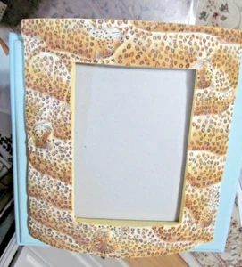 Gebogener Leopard Harz Fotorahmen - 9" x 10" rechteckig - Bild 1 von 3
