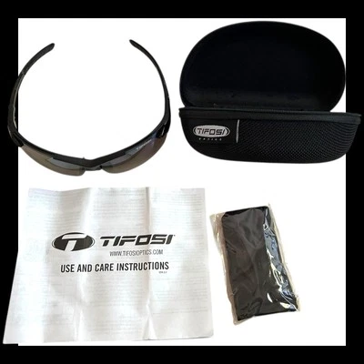 Nuevo Tifosi Jet Wrap Para hombres Ciclismo Gafas de sol Marco Negro Lente Gris Nuevo sin Etiquetas Foto 1 de 4