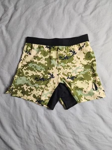 Tachuntfish THF Digital Camo Mojito Shorts Mens Size Medium Colorful Graphic NEW - Picture 1 of 8