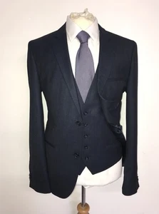 HUGO BOSS - Slim Fit 3 Piece NAVY BLUE WOOL SUIT - 40 Reg - W34 L29 - GORGEOUS - Picture 1 of 14