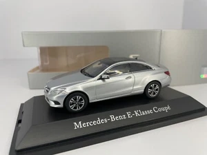 1:43 Kyosho MERCEDES CLASSE E COUPÉ C207 2013 - Foto 1 di 1