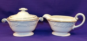 HOMER LAUGHLIN EIERSCHALENMOTIV SAHNEKÄNNCHEN & ZUCKERDOSE CREMEWEISS MIT OBST GOLD K40N5 - Bild 1 von 10