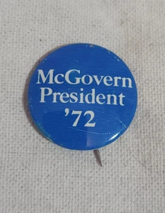 George McGovern Pin Back Presidential Campaign Button 1972 '72 President Badge - Picture 1 of 2