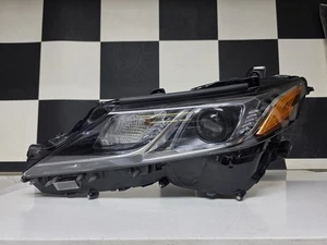 2018 2019 2020 Toyota Camry Right Led w/ Halogen Headlight Used Oem USA - Picture 1 of 20