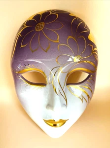 Máscara Mardi Gras Decorativa Púrpura Dorado y Blanco Diseño Floral - Imagen 1 de 7