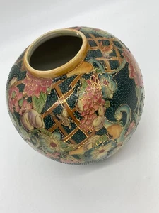 Handgefertigte asiatische Keramik Vase mit Blumen & Schmetterling Design - Bild 1 von 6