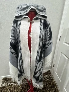 Lightweight Cozy ALPACA Wool Hooded Poncho Pullover UNISEX Handmade in Ecuador - Picture 1 of 5