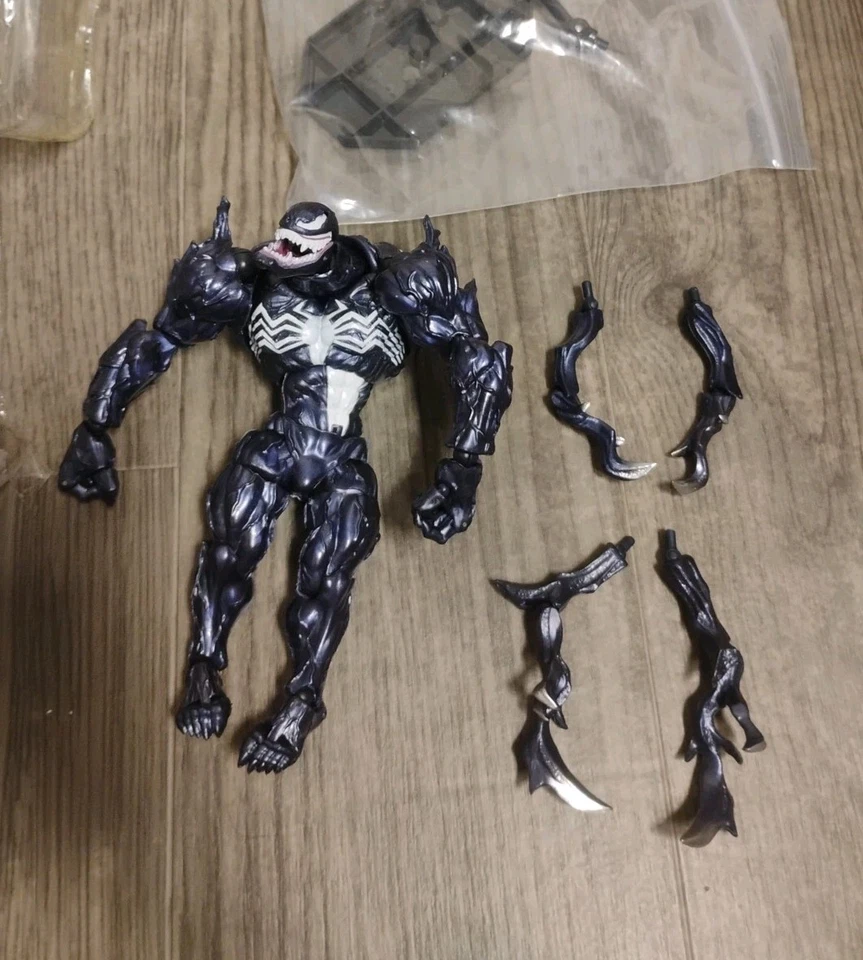 Amazing Yamaguchi Venom No. 003 Kaiyodo Revoltech Authentic  USED Damaged Box - Image 1 of 4