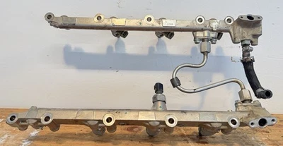 Lexus LS460 2007-2017 rieles de combustible inferiores con 6 inyectores OEM Foto 1 de 4