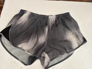 Pantalones Cortos de Correr Nike Dri-Fit Para Hombre Talla Grande Negro Gris Patrón Abstracto Forrados - Imagen 1 de 6
