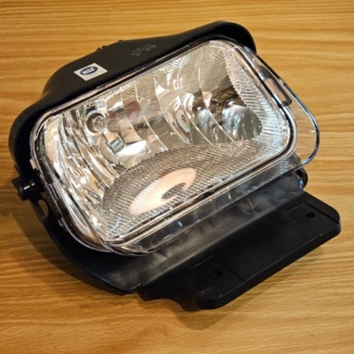 Luz antiniebla izquierda TYC Chevrolet Silverado 1500 2005-2006 - P/N - 19-5538-90-1 - Nuevo de Lote Antiguo Foto 1 de 4