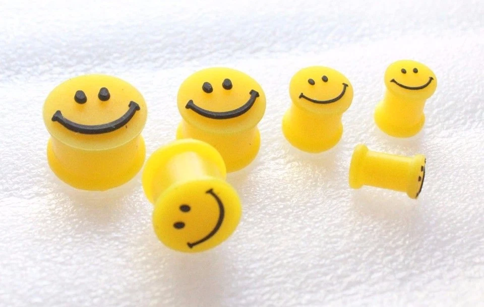 1 Smiley Happy Face Stretcher Expander Earing Saddle Ear Plug Earplug 6mm - 25mm - Image 1 of 1