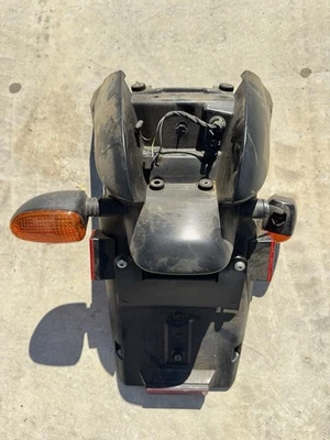 01-06 SOPORTE MATRÍCULA BMW R1150R R1150 2328711 OEM *LEER* Foto 1 de 4