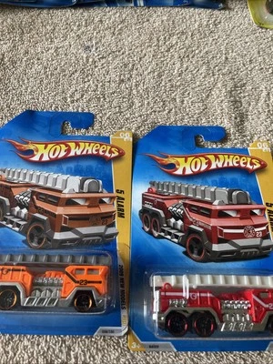 Hot Wheels 5 ALARM - 2009 New Models #06 - 1st Casting! Custom FIRE TRUCK 2 - Image 1 of 4