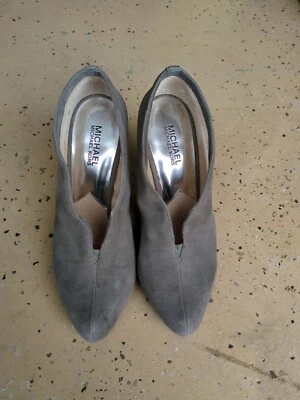 Botines Michael Kors de gamuza gris para mujer talla 9  Foto 1 de 4