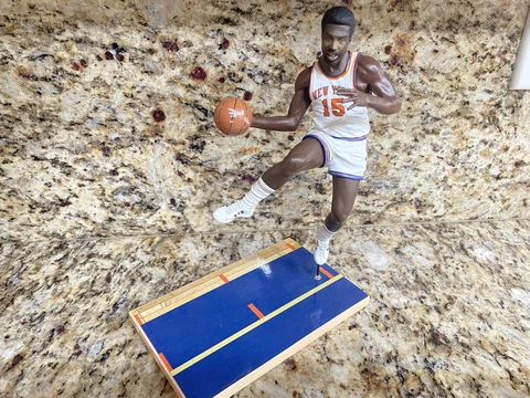 McFarlane New York Knicks NBA Loose Figure - Earl ‘The Pearl’ Monroe Cover