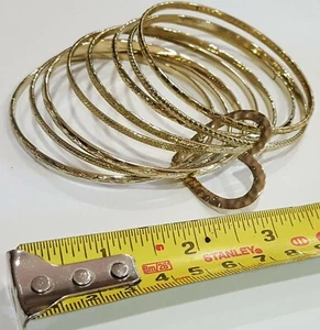 8 Rings bracelets with Heart Shape Link 2.3/4" diameter NWOT - Picture 1 of 4
