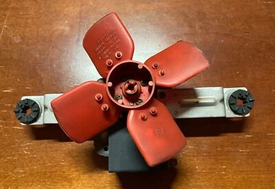 1105608 Kenmore Whirlpool Refrigerator Evaporator Fan OEM - Imagem 1 de 3