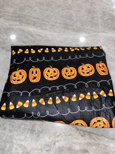 Halloween pumpkin vinyl flannel backing tablecloth 70 inch round - Picture 1 of 2