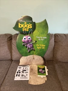 A Bug’s Life Standee Disney Pixar VHS Promo Werbepunkt LESEN - Bild 1 von 13