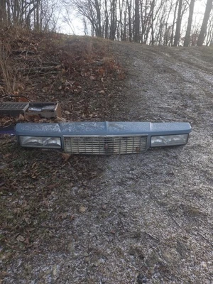 Chevrolet Monte Carlo Luxury Sport LS 1986-1988 panel de cabecera europeo compuesto Foto 1 de 2