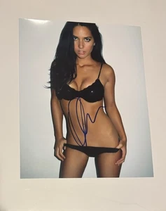 Olivia Munn Sexy Movie Star Signed Autographed 8x10 Photo - Picture 1 of 2