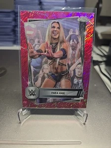 2025 Topps Chrome WWE - Thea Hail #81 Pink Shimmer Refractor - Imagen 1 de 2