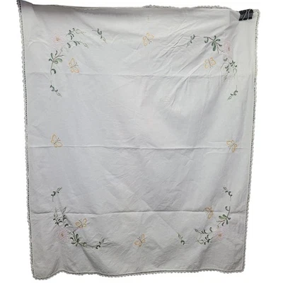 Mantel Bordado con Rosas y Mariposas Borde de Encaje Vintage Hecho a Mano Foto 1 de 4