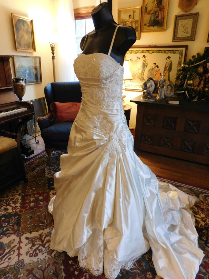 BLUE BY ENZOANI OFF-WHITE SATIN RUCHED W/LACE & BEADING STRAPLESS S 4 - Image 1 of 4