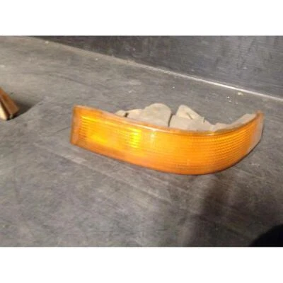 FANALINO ANT. SX PER RENAULT SUPER 5 (83-96) 1.1 BER. 5P/B/1108CC. 1983 - Immagine 1 di 4