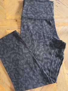 Lululemon Sport Tights Leo grau 3/4 lang. Größe 8 (entspr.40) weiches Material! - Bild 1 von 6