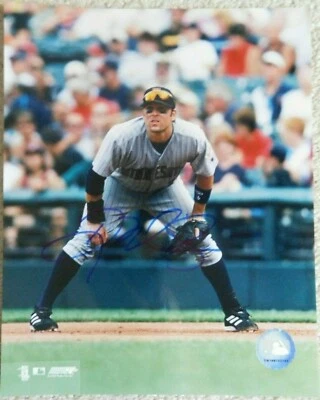 Doug Mientkiewicz Signed Auto Autographed 8x10 Photo Minnesota Twins  - Image 1 of 4