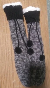 Jane & Bleecker Slipper Socks Gray Non Slip pom pom decor - Picture 1 of 5