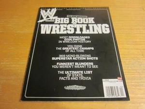 Revista de lucha libre WWE Big Book of Wrestling 2009 - Imagen 1 de 2