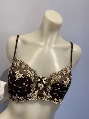 Juego de sujetador de encaje Bendon de 2 piezas. 12D/12, PVP: $140, bordado, ¡impresionante!! Foto 1 de 4