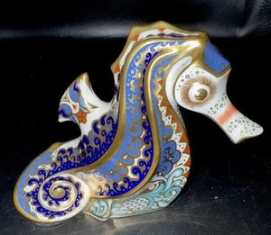 Royal Crown Derby Figur ~ CORAL SEAHORSE ~ NEUWERTIG - Goldstopper - handsigniert - Bild 1 von 10