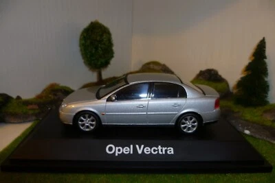 Modellauto Opel Vectra - C - Stufenheck, Maßstab 1:43 !  Sammlungsauflösung !!! - Bild 1 von 4