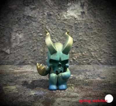 13ART HORNSKULL CLAW Celadon Ver Designer Figure PU H7CM Sofubi Limited 120 Pcs - Image 1 of 4