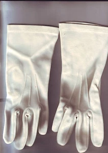 paire de gants blancs femmes - blancs - bon etat - Picture 1 of 2
