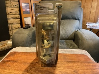 Upper Deck Playmakers Joe DiMaggio 2003 edición especial Bobble Head NUEVO Foto 1 de 4