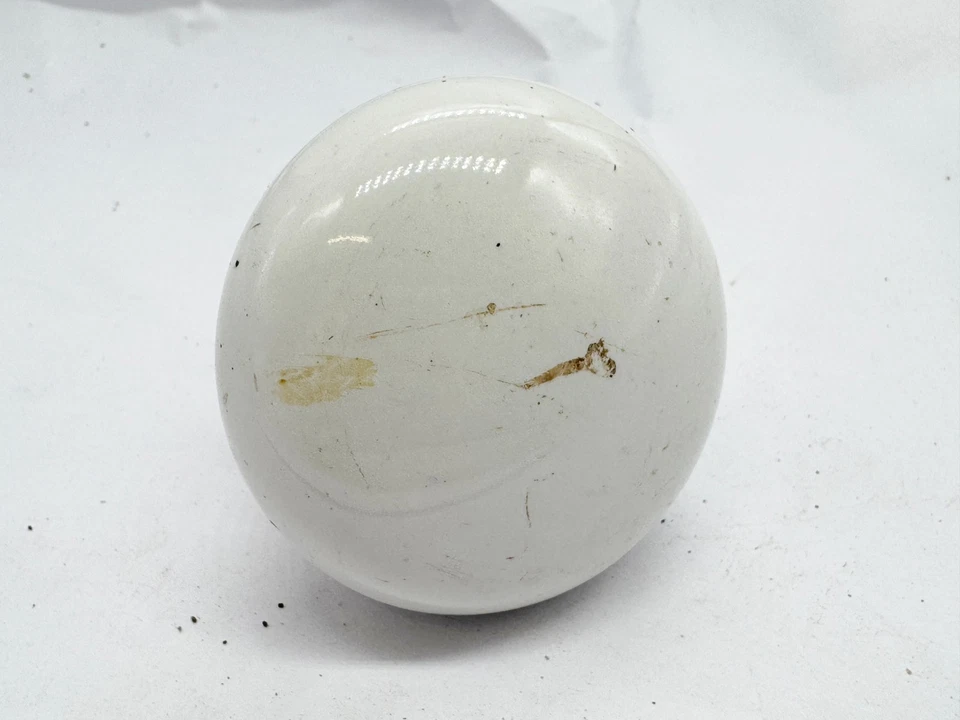 VINTAGE PORCELAIN BRASS DOOR KNOB WHITE CERAMIC ANTIQUE FITTING HARDWARE - Image 1 of 4