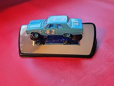 1/64 HOT WHEELS "SELECT"  #43 RICHARD PETTY'S 1963 PLYMOUTH BELVEDERE RACE CAR - Image 1 of 4