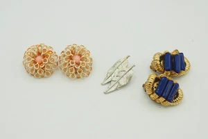 Juego de 3 tres pendientes vintage de clip floral circa años 60 - Imagen 1 de 4