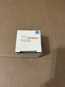 Nuevo aislador GM 15958933 OEM - Imagen 1 de 2