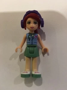 Lego Friends Minifigura MIA Falda Verde Arena, Logotipo de la Cruz Roja 41036 - Usado en Excelente Condición - Imagen 1 de 3